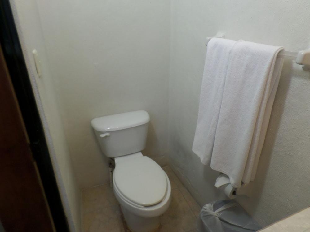Uke Inn Hotel & Suites Xamaipak 툭스틀라 외부 사진