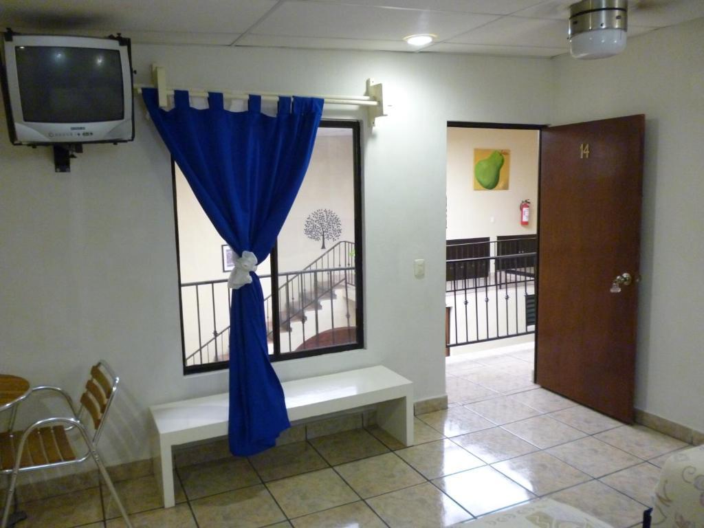 Uke Inn Hotel & Suites Xamaipak 툭스틀라 객실 사진