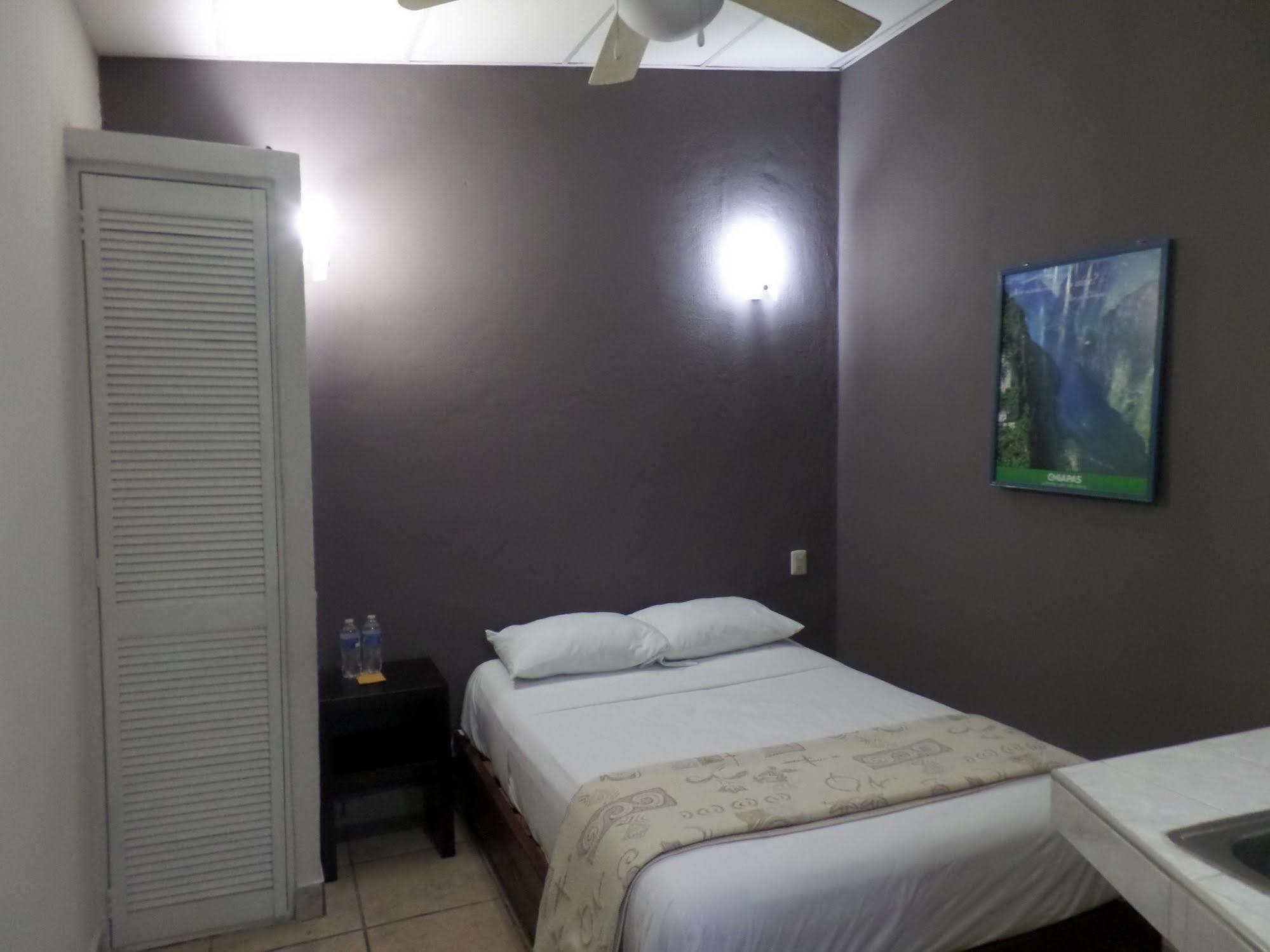 Uke Inn Hotel & Suites Xamaipak 툭스틀라 외부 사진